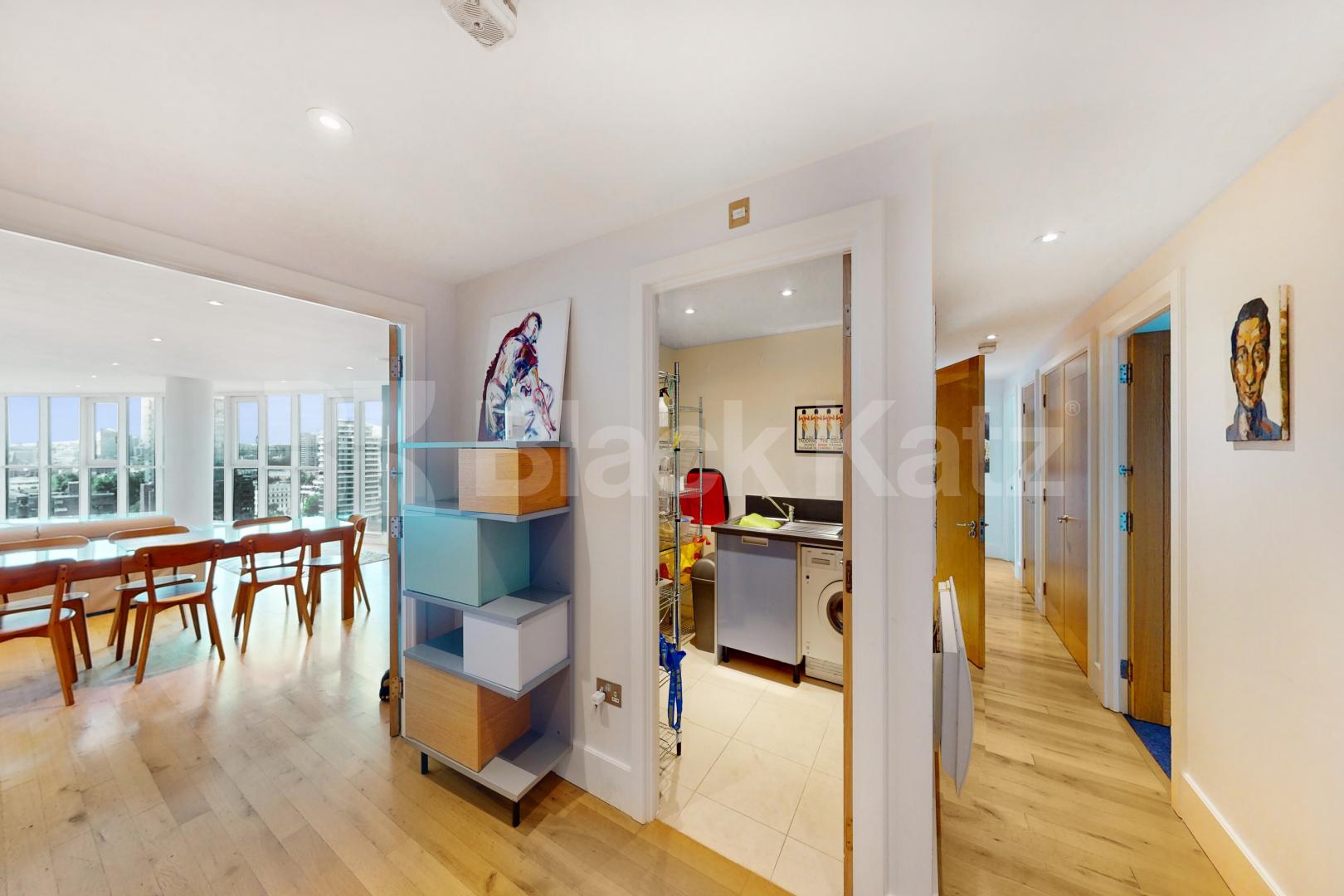 Stunning 3 bed 3 bath overlooking the Thames Flagstaff House St George Wharf, Vauxhall
